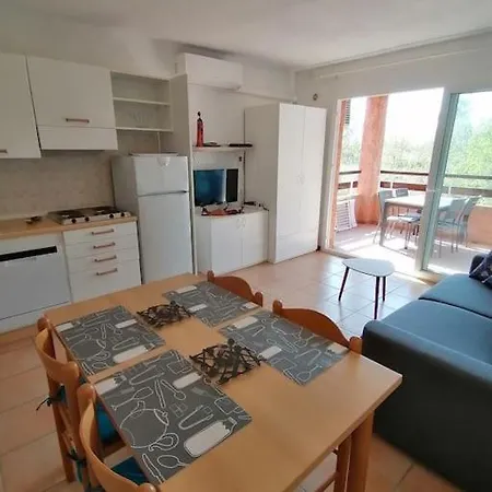 Appartement Studio A 200 Metres De La Ghisonaccia